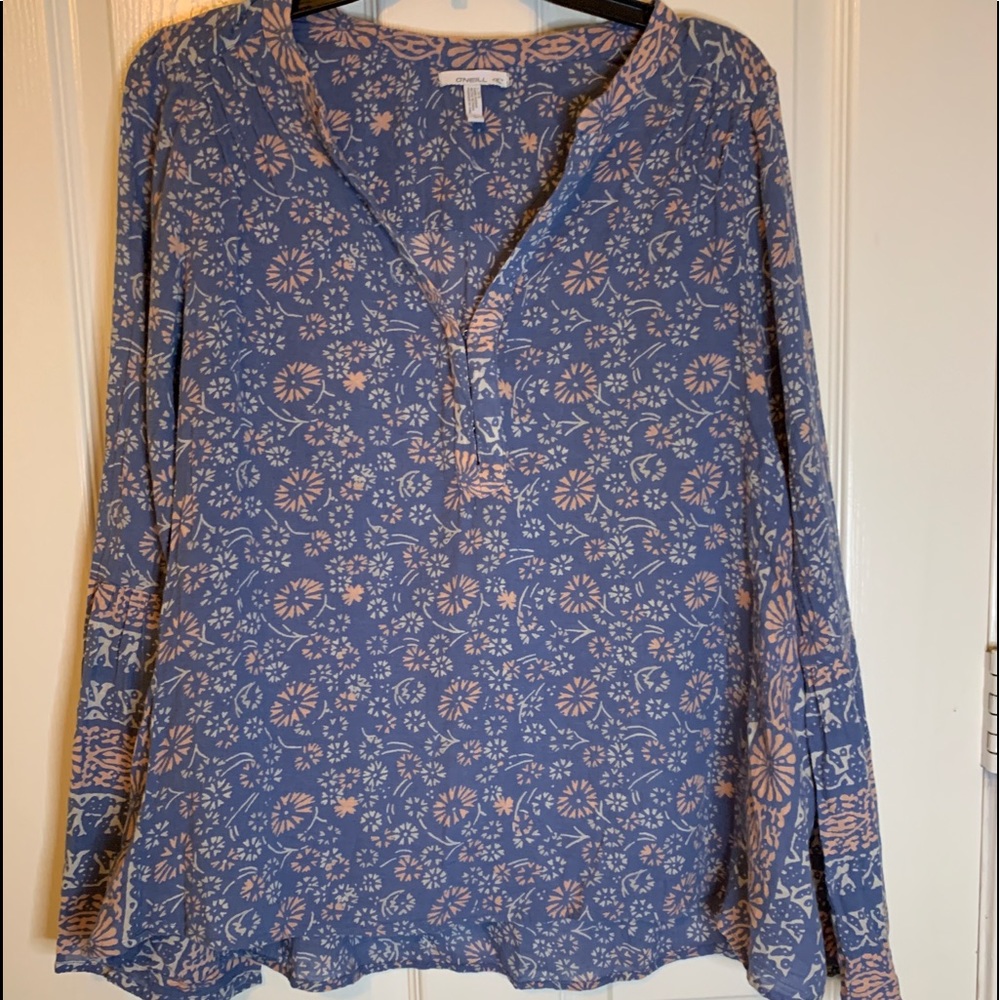 Women’s O’Neil top large 100% blue paisley NWOT
